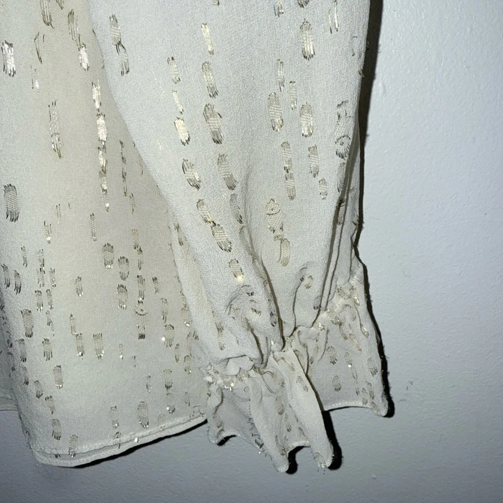 Lilly Pulitzer ELLAREY Cream V-Notch Metallic Dot Silk Blouse Size M - Picture 8 of 12